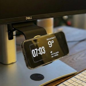 Minimalist MagSafe Monitor Mount Holder